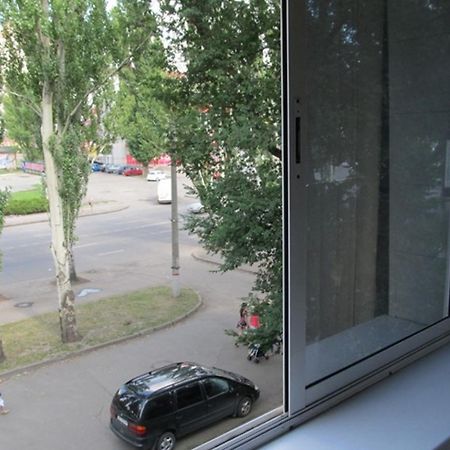 Апартаменты В Центре Металлургов 27 Kr Apartments Krivoy Rog Ngoại thất bức ảnh